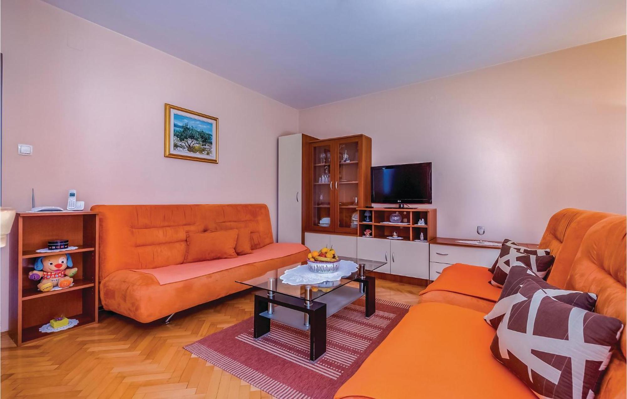 Beautiful Apartment In Novi Vinodolski Exterior foto